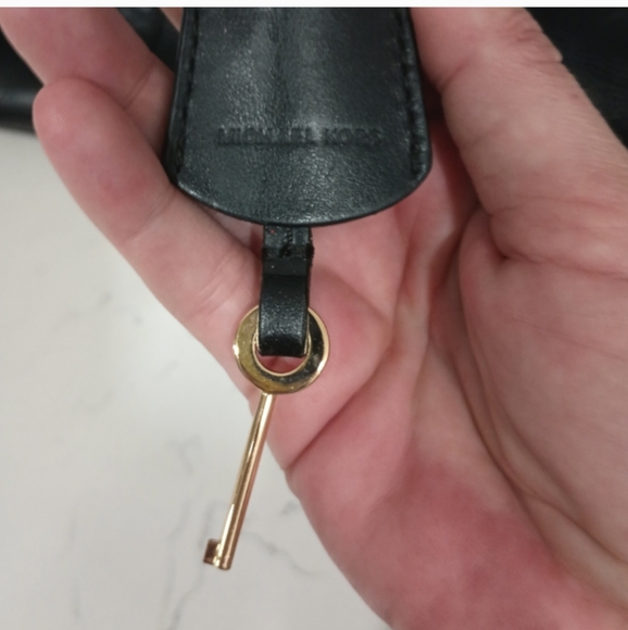 Michael Kors Nouveau Hamilton bag (Large) - Picture 5 of 11